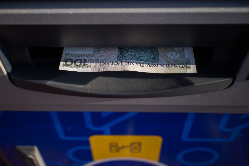 Ile pieniędzy można wypłacić z bankomatu